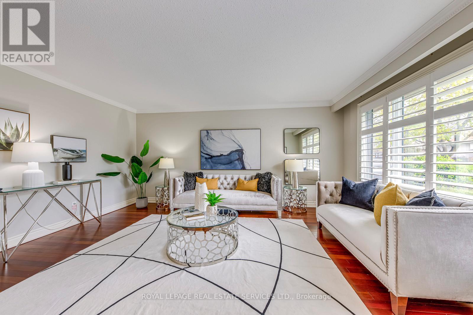 3125 Centennial Drive, Burlington, ON - Indoor Photo Showing Living Room