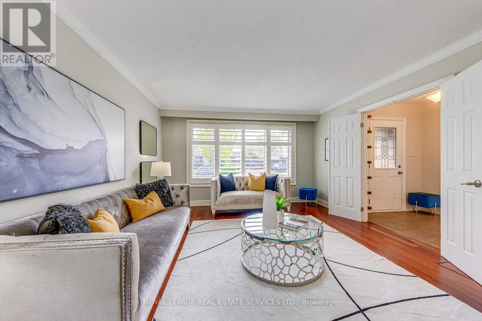 3125 Centennial Drive, Burlington, ON - Indoor Photo Showing Living Room