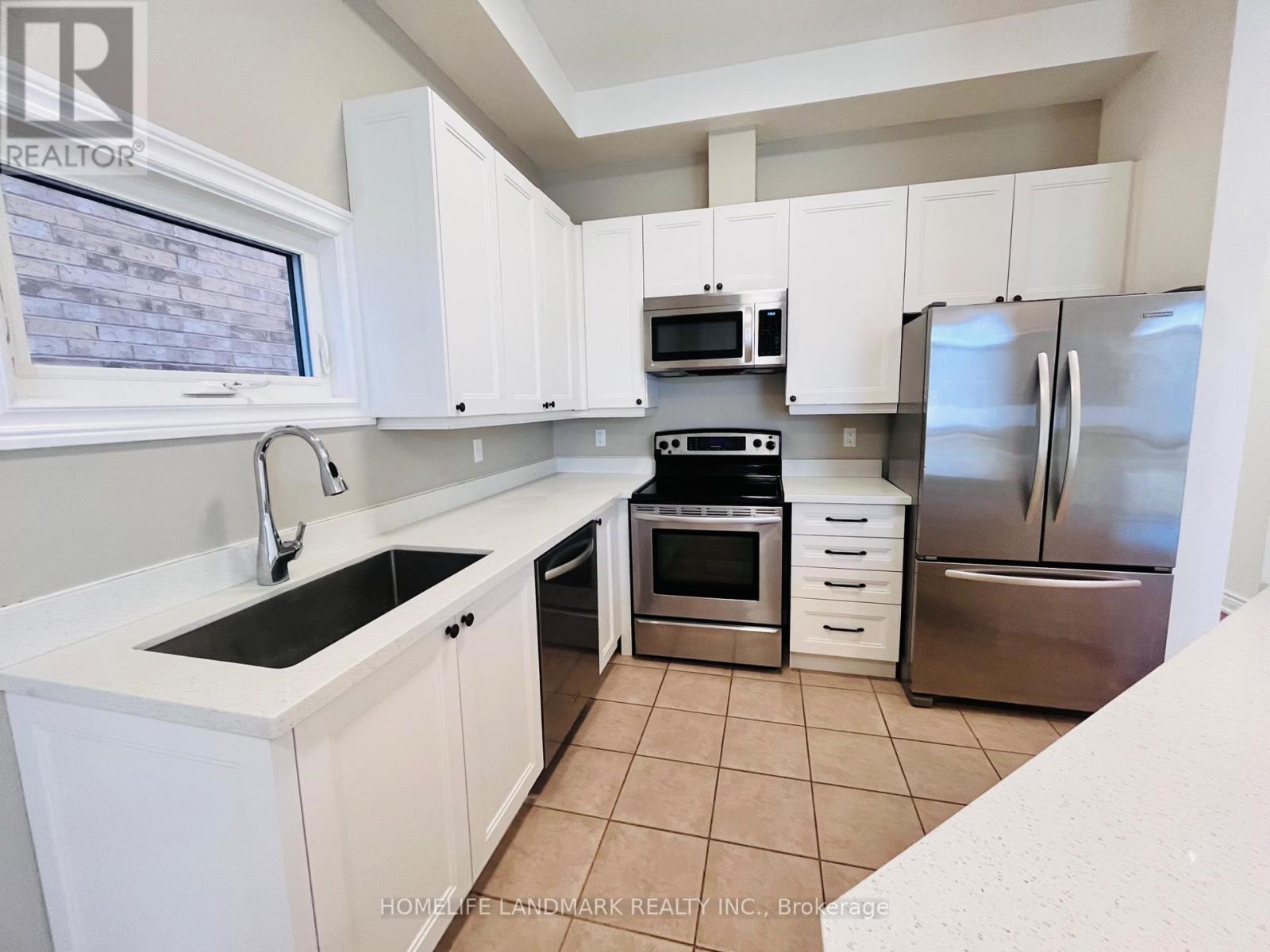 26 Pingel Road, Markham, ON - Indoor Photo Showing Kitchen