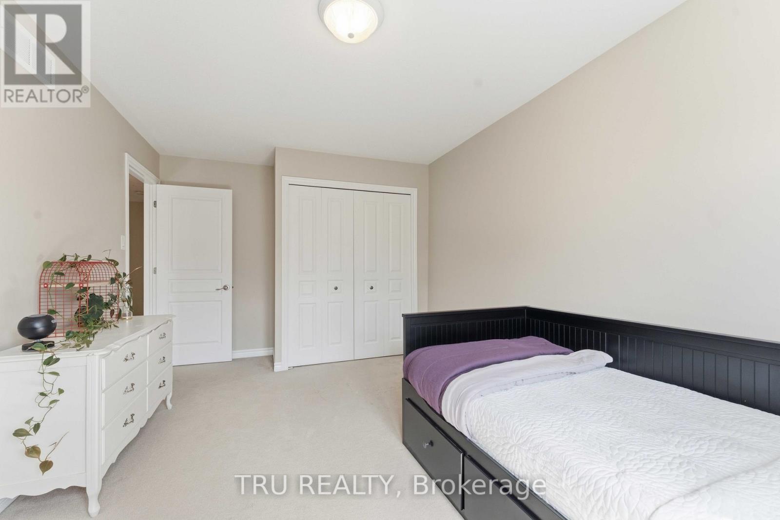 449 Celtic Ridge Crescent, Ottawa, ON - Indoor Photo Showing Bedroom