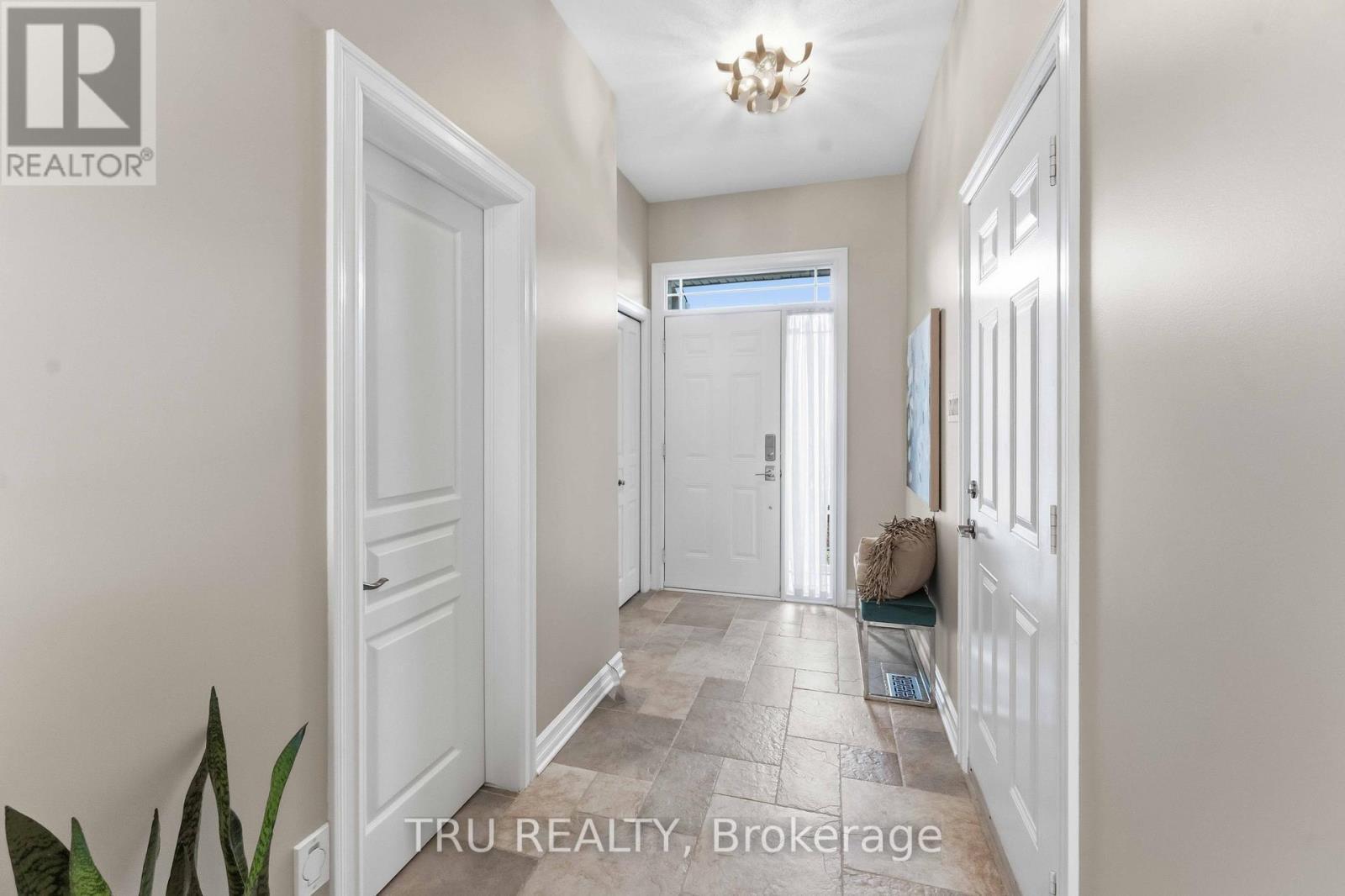 449 Celtic Ridge Crescent, Ottawa, ON - Indoor Photo Showing Other Room