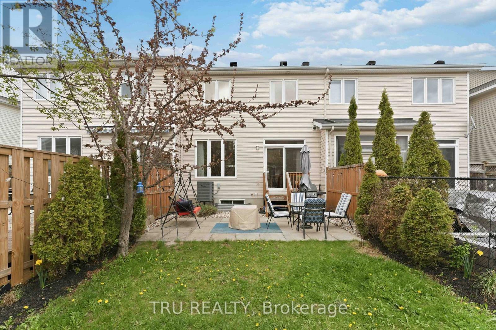 449 Celtic Ridge Crescent, Ottawa, ON - Outdoor