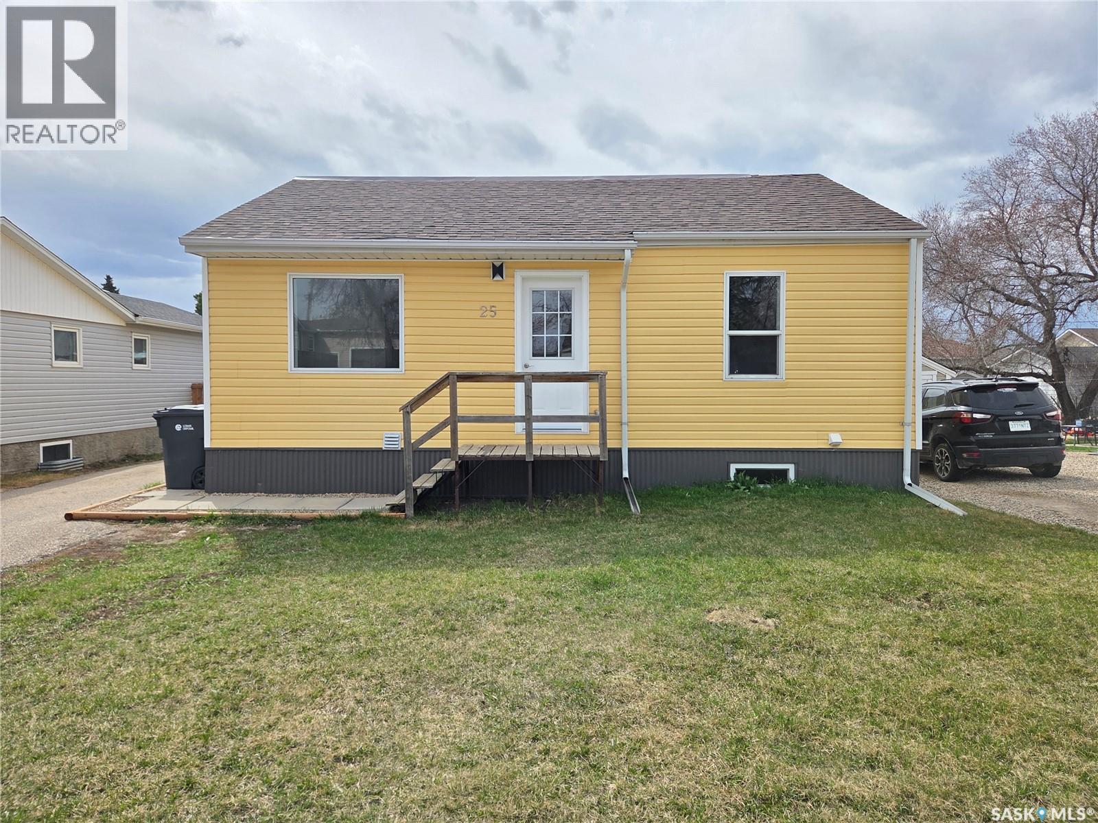 25 Rhodes Street, Redvers, SK - Outdoor With Exterior