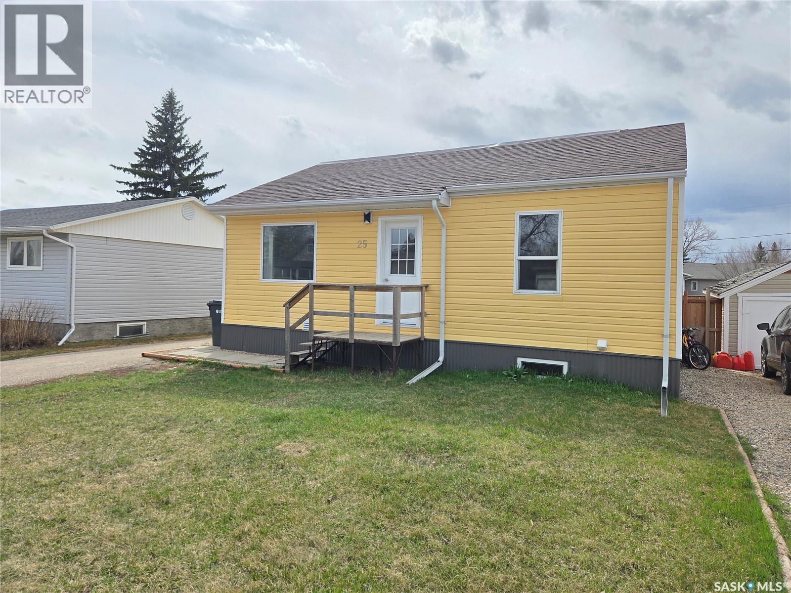 25 Rhodes Street, Redvers, SK - Outdoor With Exterior