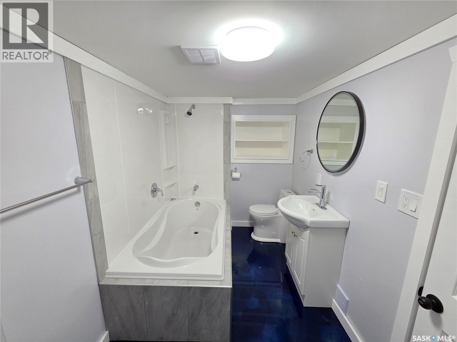 25 Rhodes Street, Redvers, SK - Indoor Photo Showing Bathroom