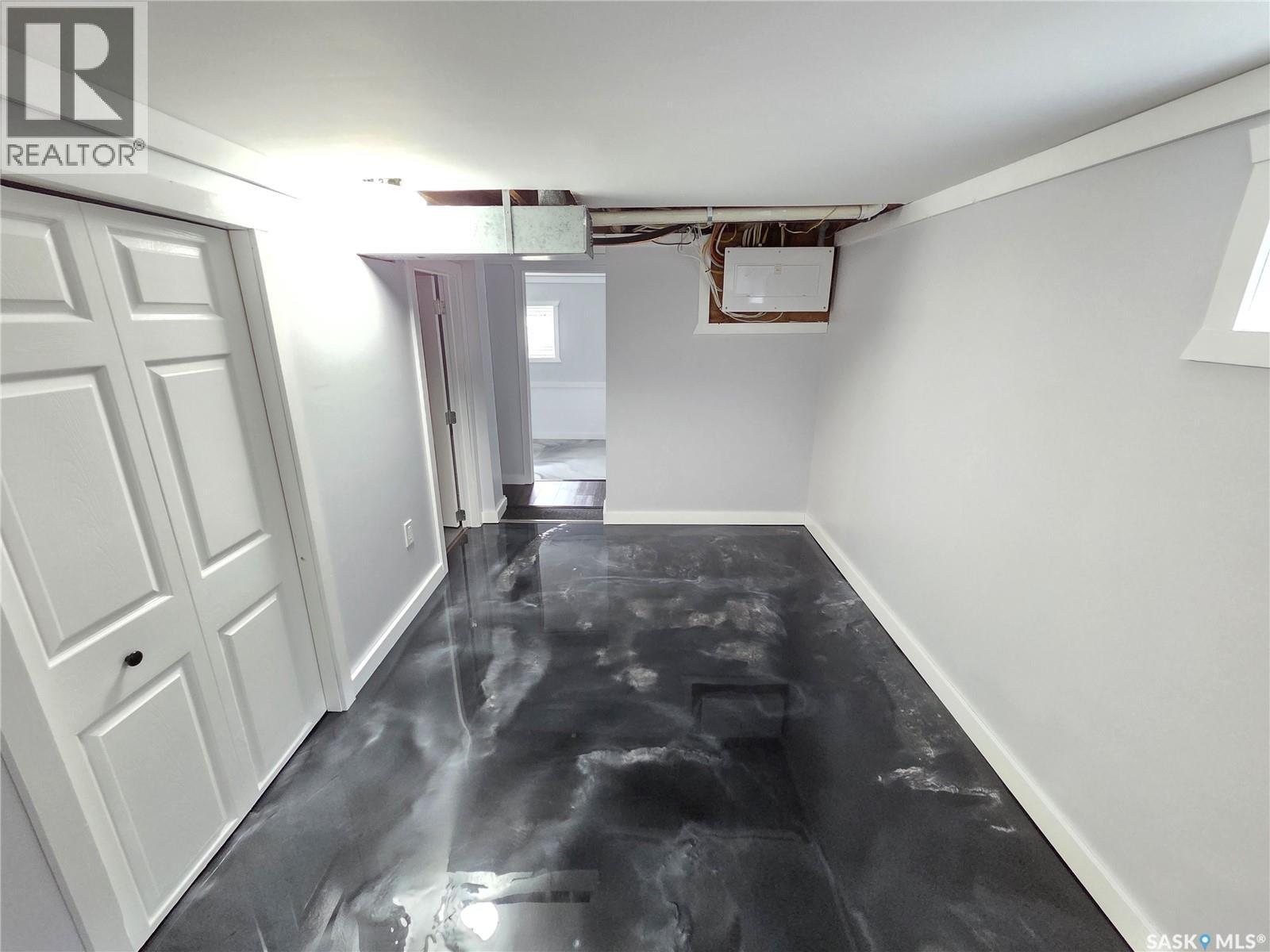 25 Rhodes Street, Redvers, SK - Indoor
