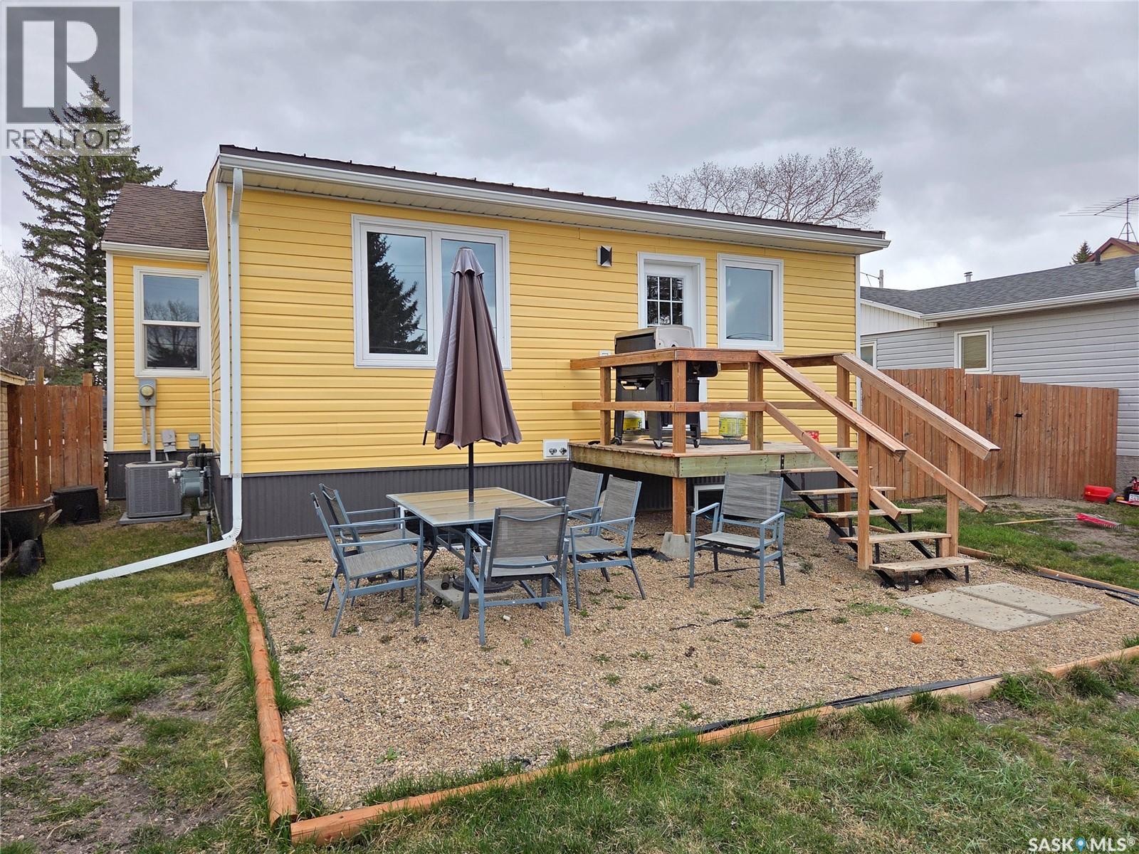 25 Rhodes Street, Redvers, SK - Outdoor With Deck Patio Veranda With Exterior