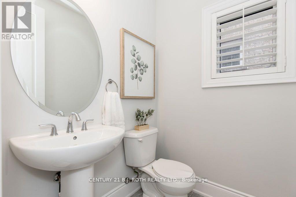 20 Westminster Circle, Barrie, ON - Indoor Photo Showing Bathroom