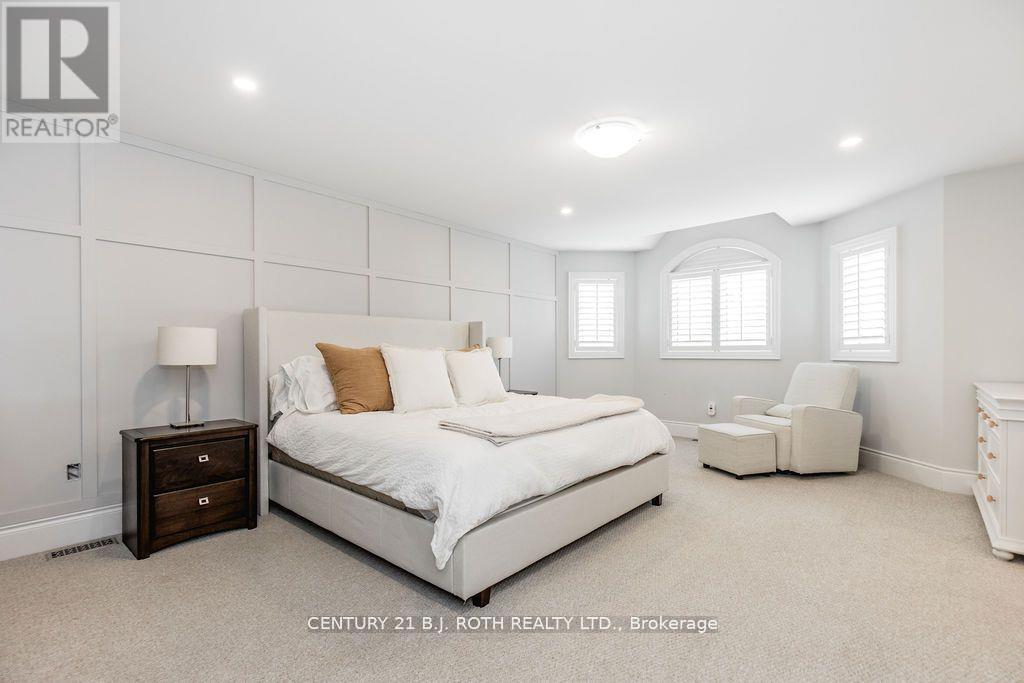 20 Westminster Circle, Barrie, ON - Indoor Photo Showing Bedroom
