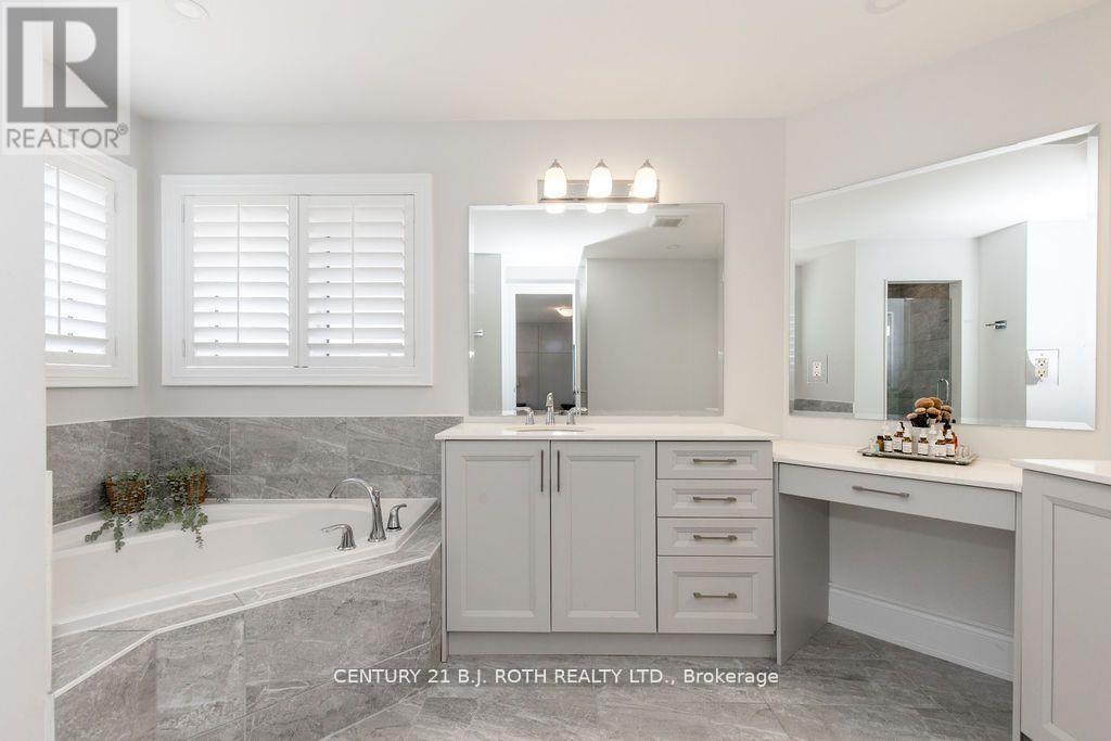 20 Westminster Circle, Barrie, ON - Indoor Photo Showing Bathroom