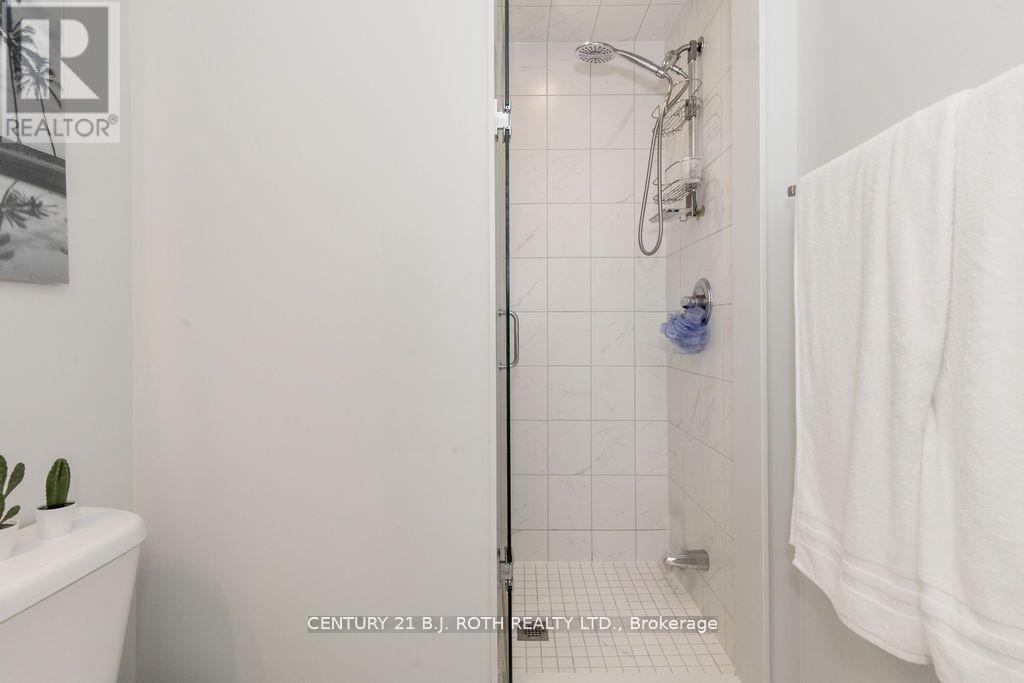 20 Westminster Circle, Barrie, ON - Indoor Photo Showing Bathroom