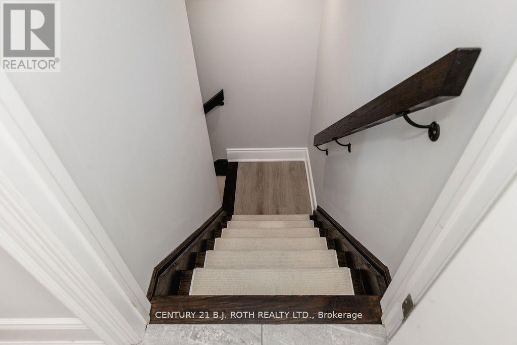20 Westminster Circle, Barrie, ON - Indoor Photo Showing Other Room