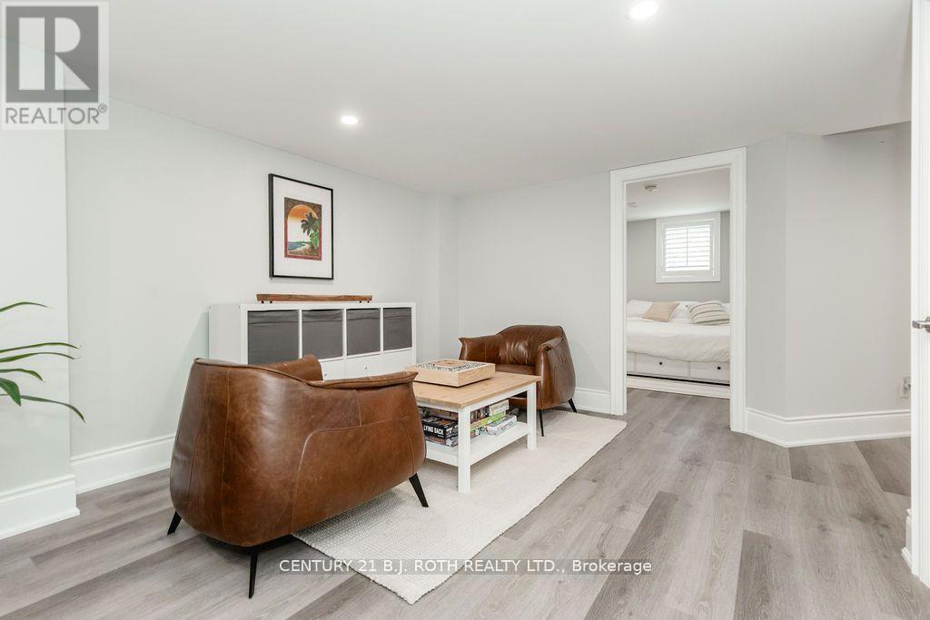 20 Westminster Circle, Barrie, ON - Indoor