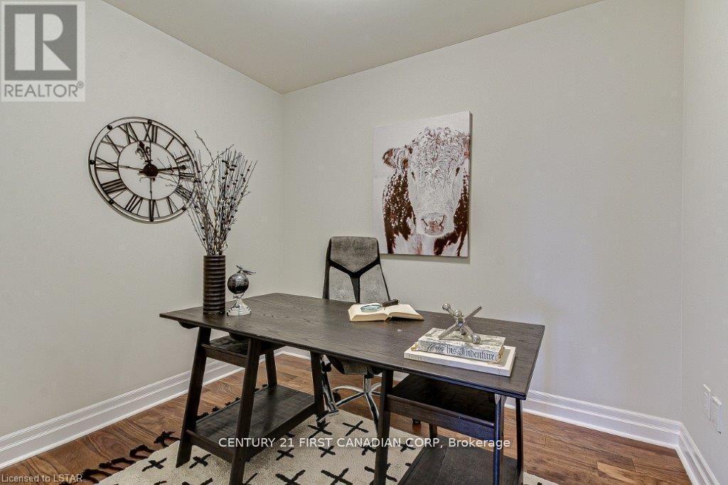 709 - 505 Talbot Street, London East (East F), ON - Indoor Photo Showing Office