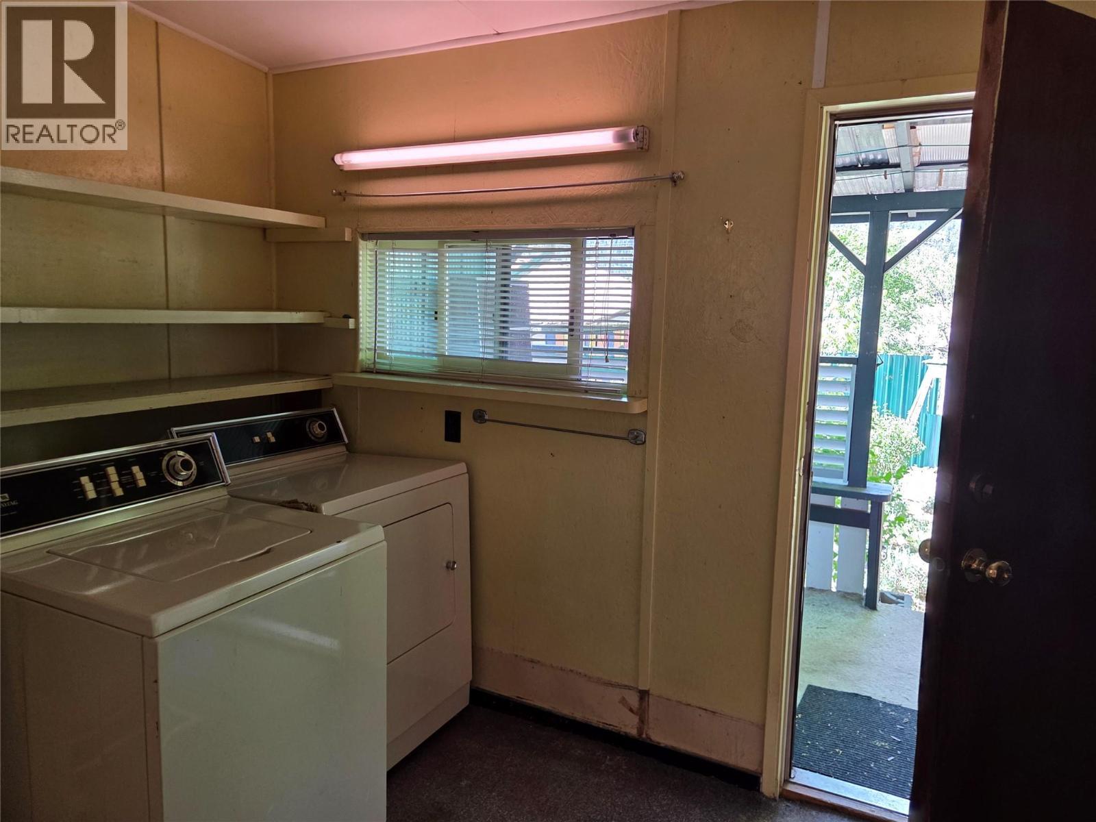 840 Cawston Avenue, Hedley, BC - Indoor Photo Showing Laundry Room