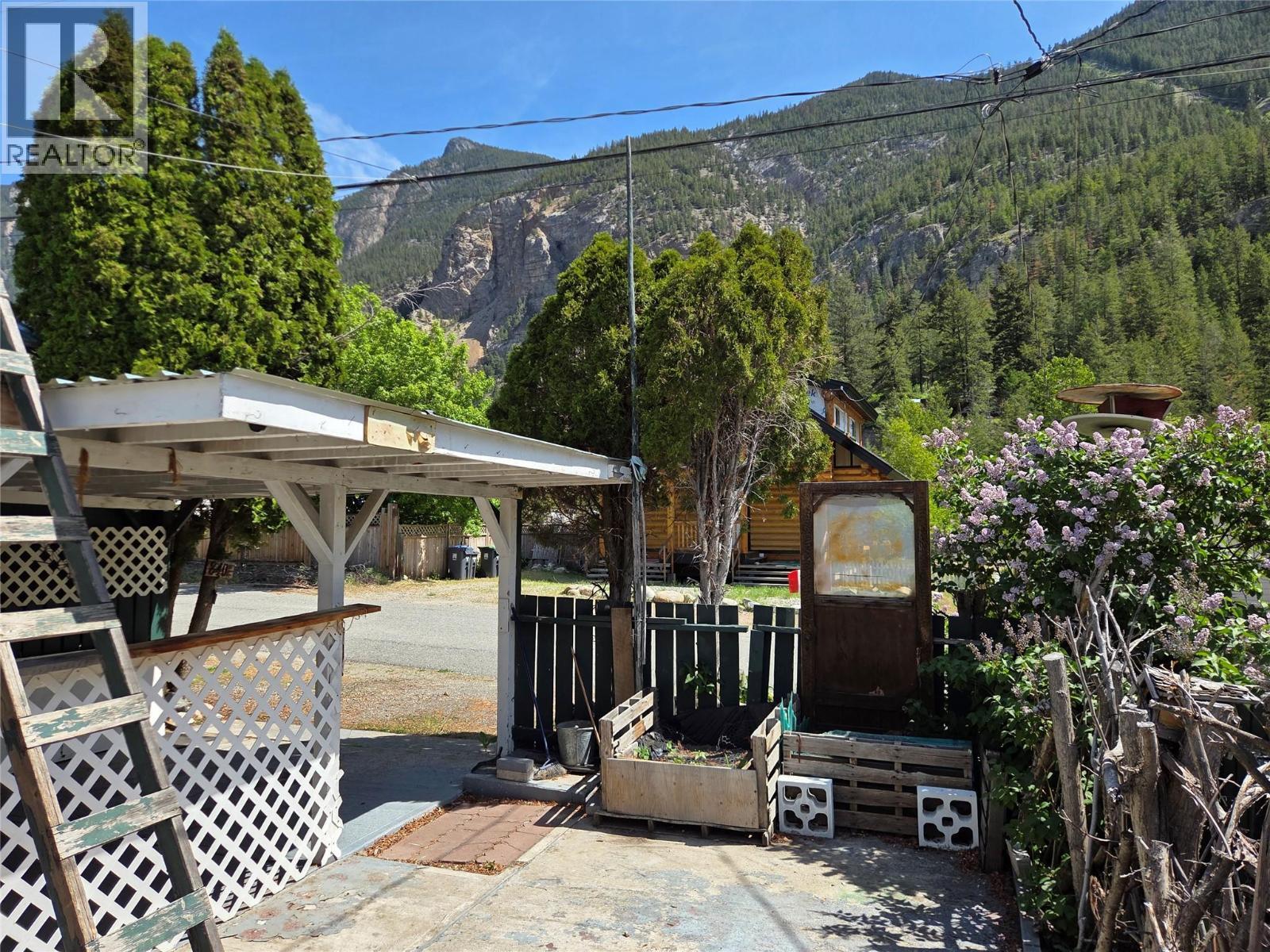840 Cawston Avenue, Hedley, BC - Outdoor With Deck Patio Veranda