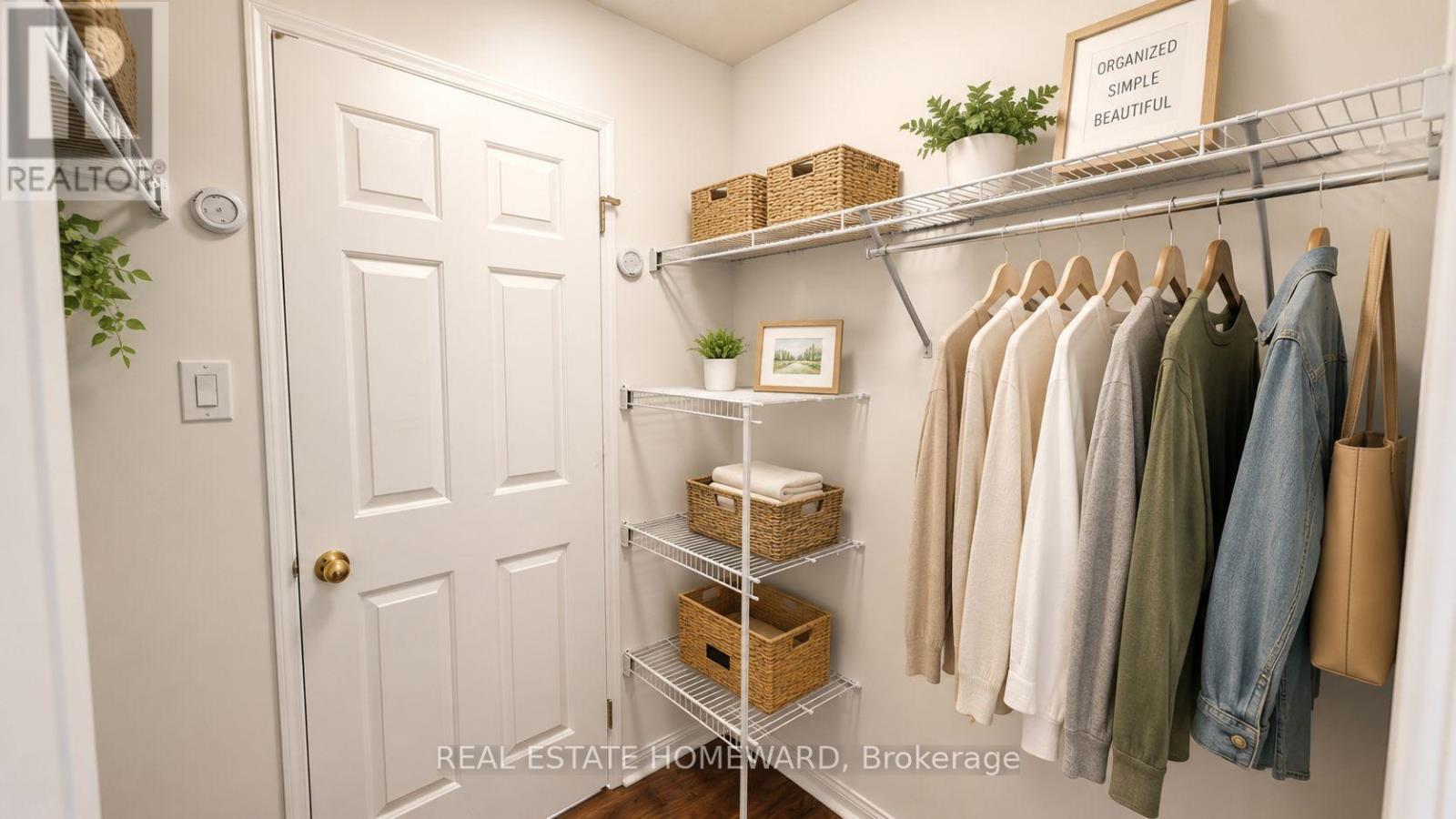Ensuite closet AI staged - 2012 - 101 Subway Crescent, Toronto, ON
