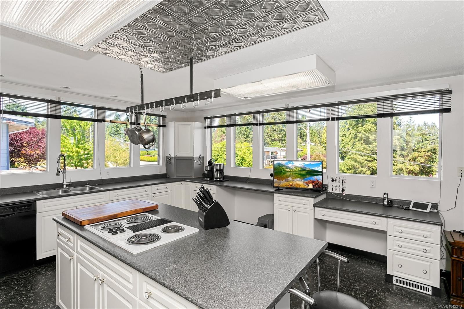 1692 Centennary Dr, Nanaimo, BC