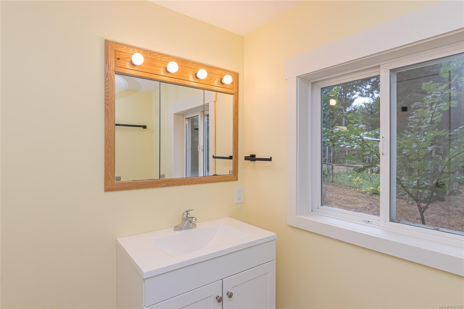 5934 Highland Ave, Duncan, BC