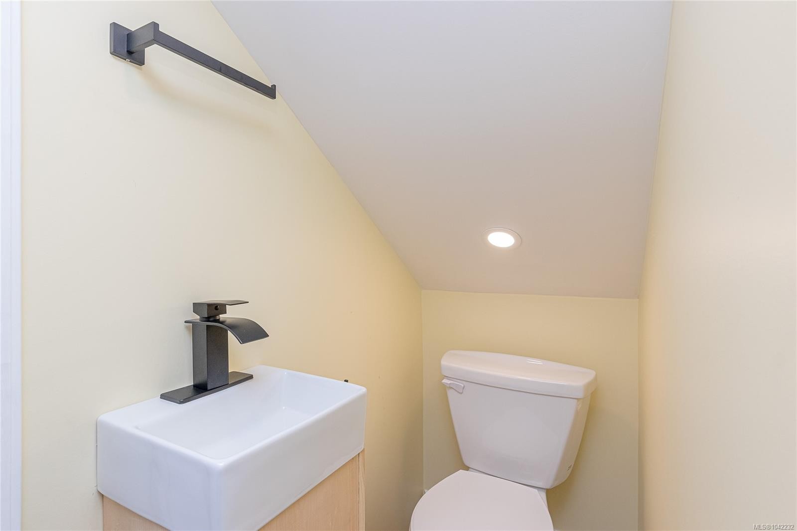 5934 Highland Ave, Duncan, BC