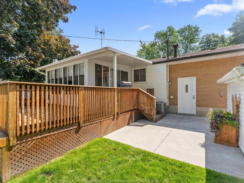 5835 Canada, Lasalle, ON