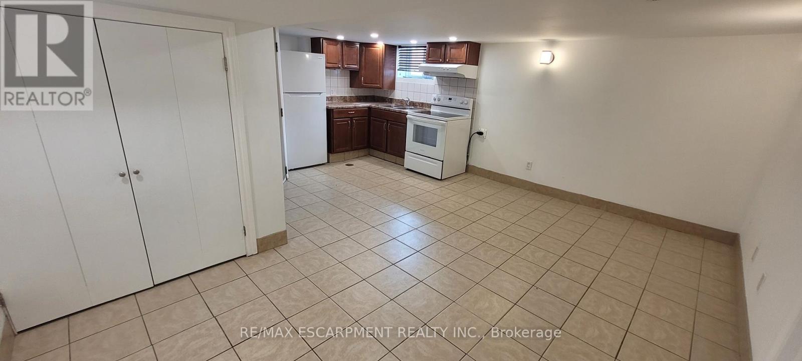 Lower Level - 98 Limeridge Road E, Hamilton, ON - Indoor Photo Showing Kitchen