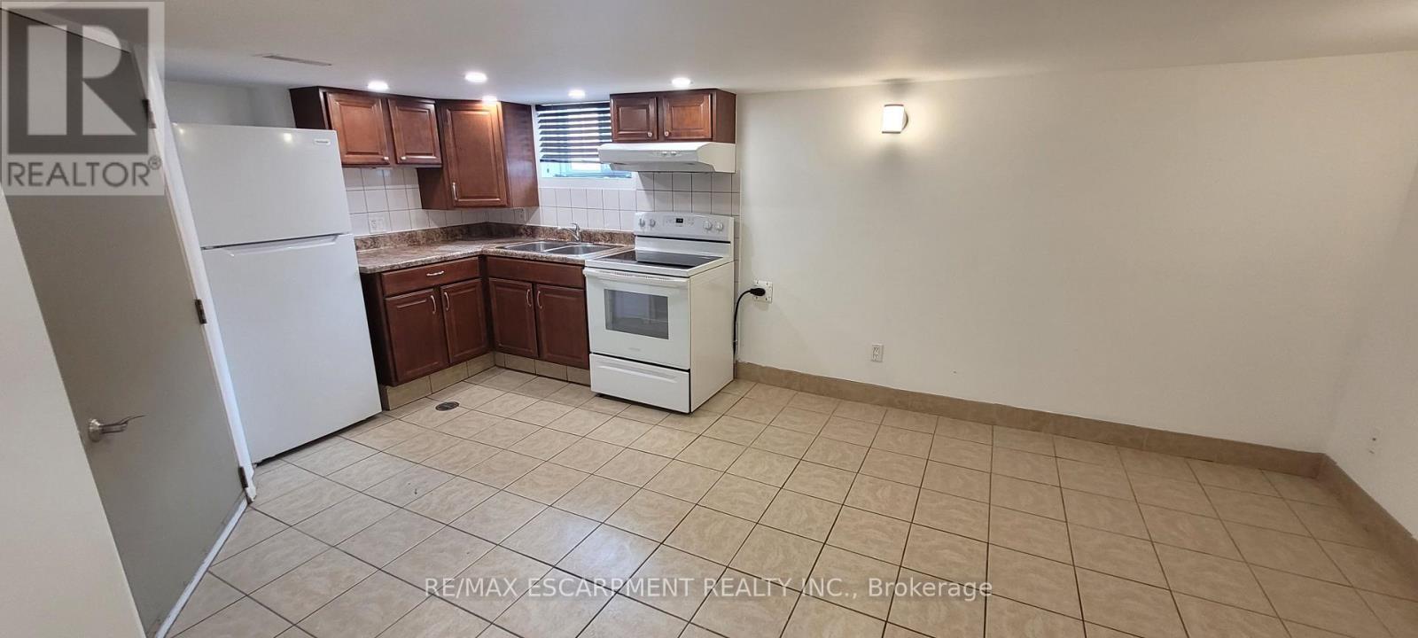 Lower Level - 98 Limeridge Road E, Hamilton, ON - Indoor Photo Showing Kitchen