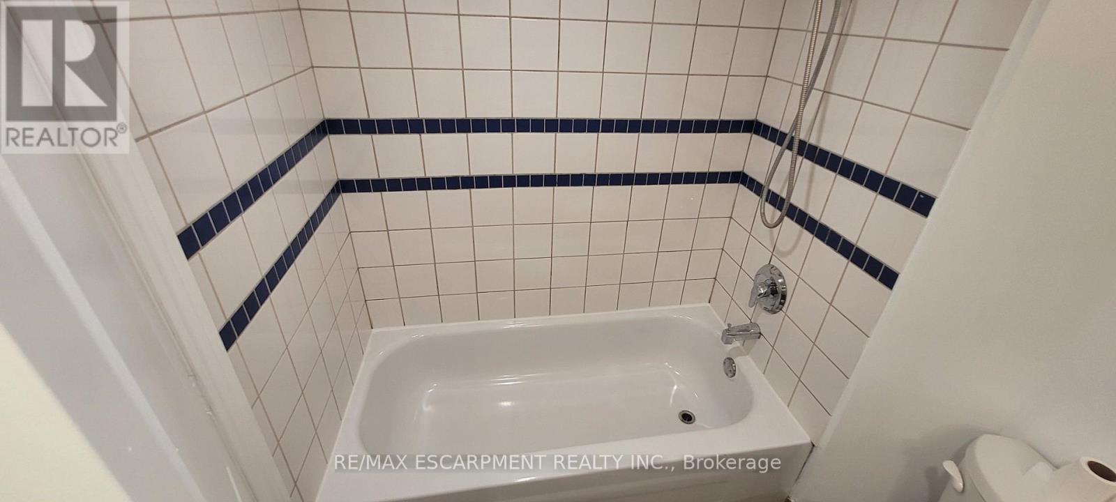Lower Level - 98 Limeridge Road E, Hamilton, ON - Indoor Photo Showing Bathroom