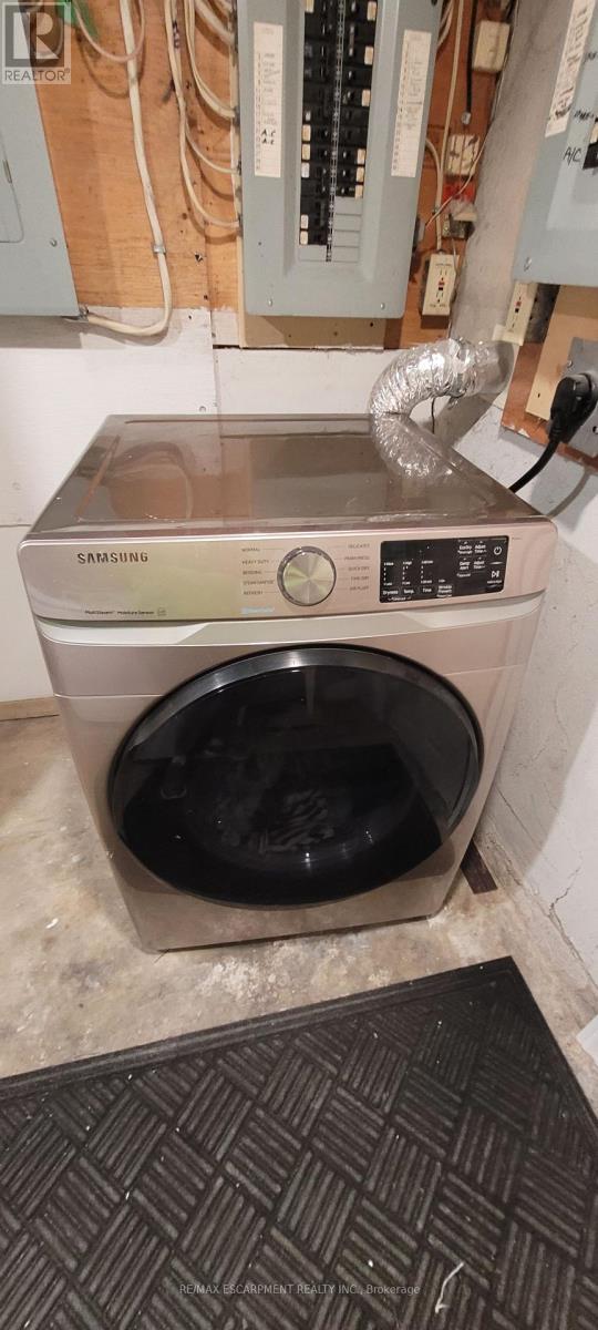 Lower Level - 98 Limeridge Road E, Hamilton, ON - Indoor Photo Showing Laundry Room