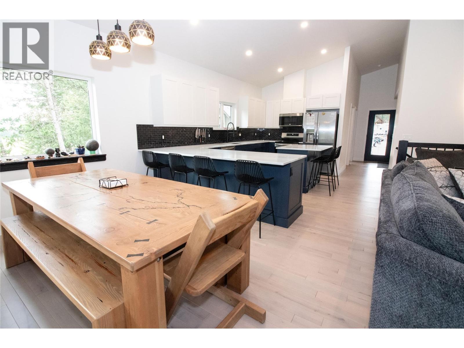 2552 Sandstone Mews, Invermere, BC