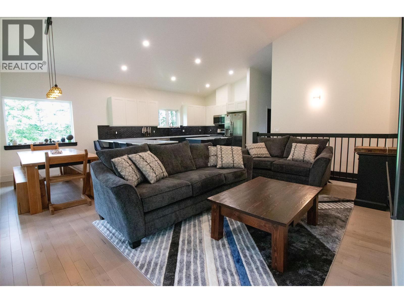 2552 Sandstone Mews, Invermere, BC
