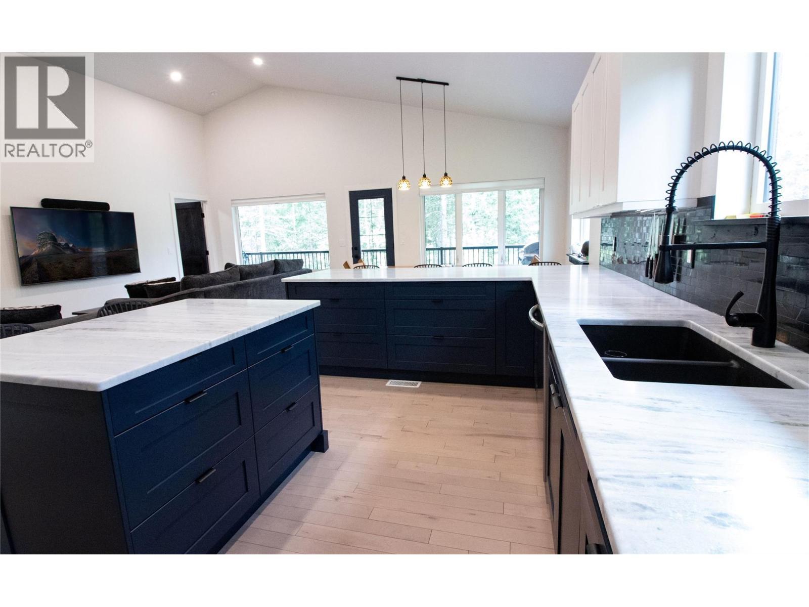 2552 Sandstone Mews, Invermere, BC