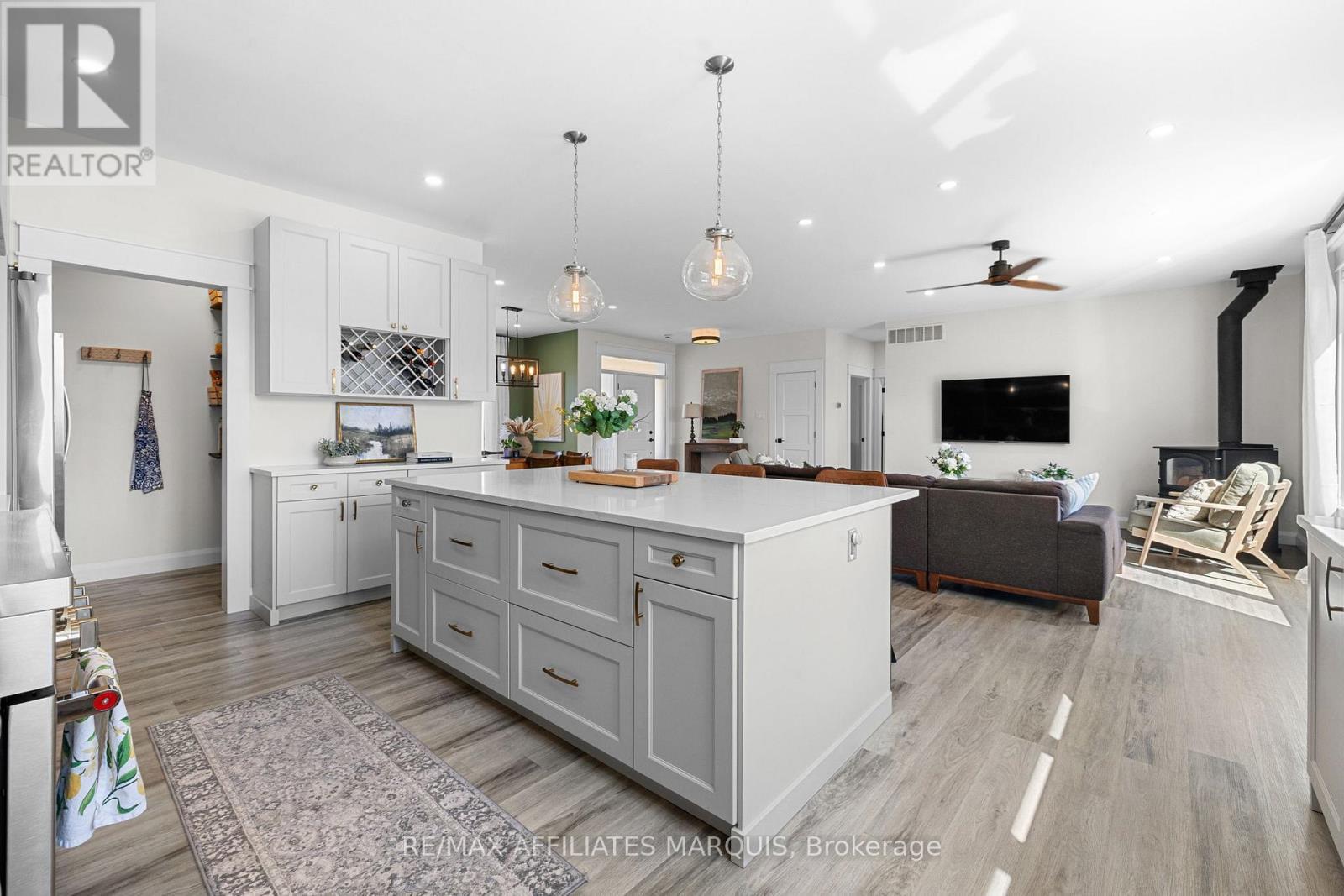 4421M Old Kingston Road, Rideau Lakes, ON