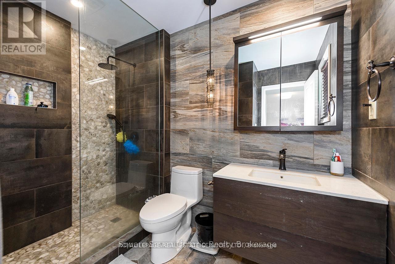 635 Commonwealth Crescent, Kitchener, ON - Indoor Photo Showing Bathroom