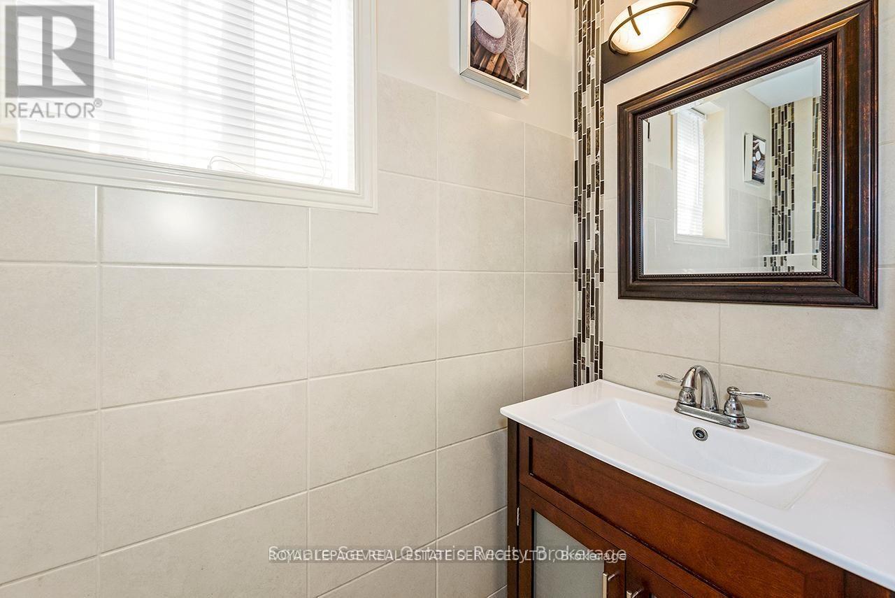 635 Commonwealth Crescent, Kitchener, ON - Indoor Photo Showing Bathroom
