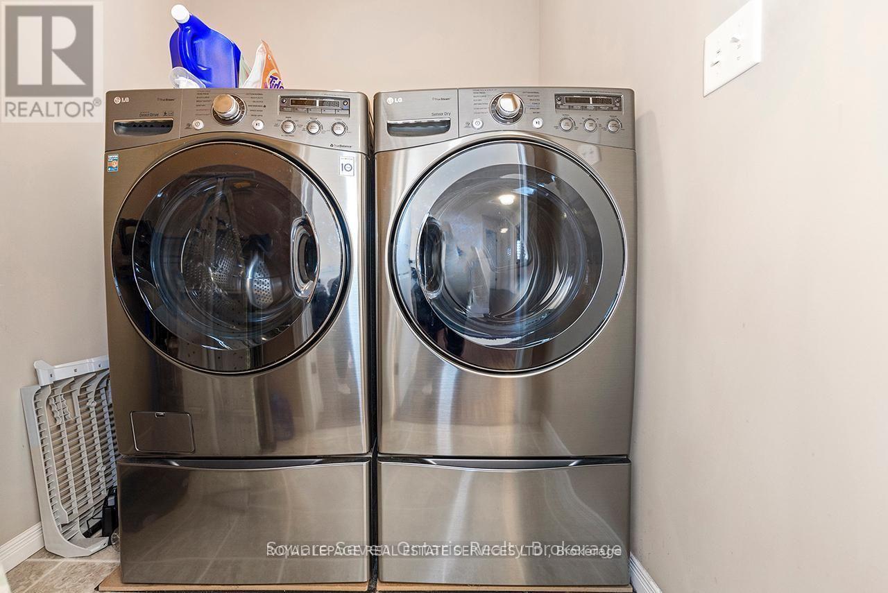 635 Commonwealth Crescent, Kitchener, ON - Indoor Photo Showing Laundry Room