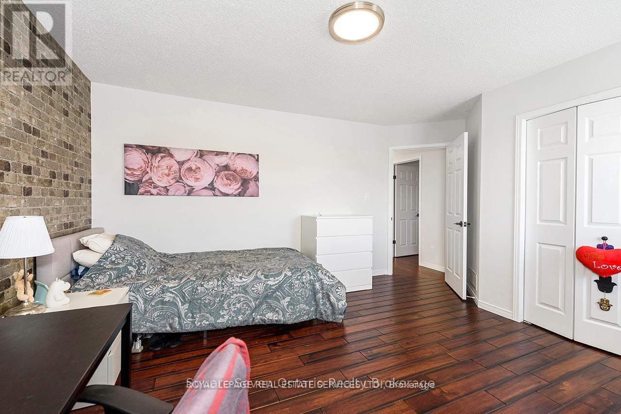 635 Commonwealth Crescent, Kitchener, ON - Indoor Photo Showing Bedroom
