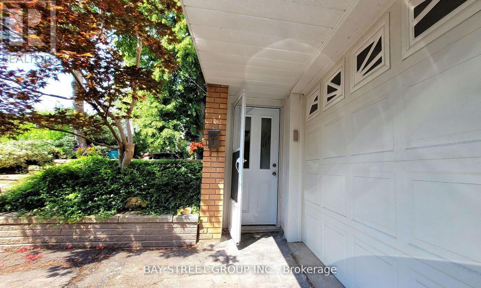 Lower - 37 Sir Bodwin Place, Markham, ON