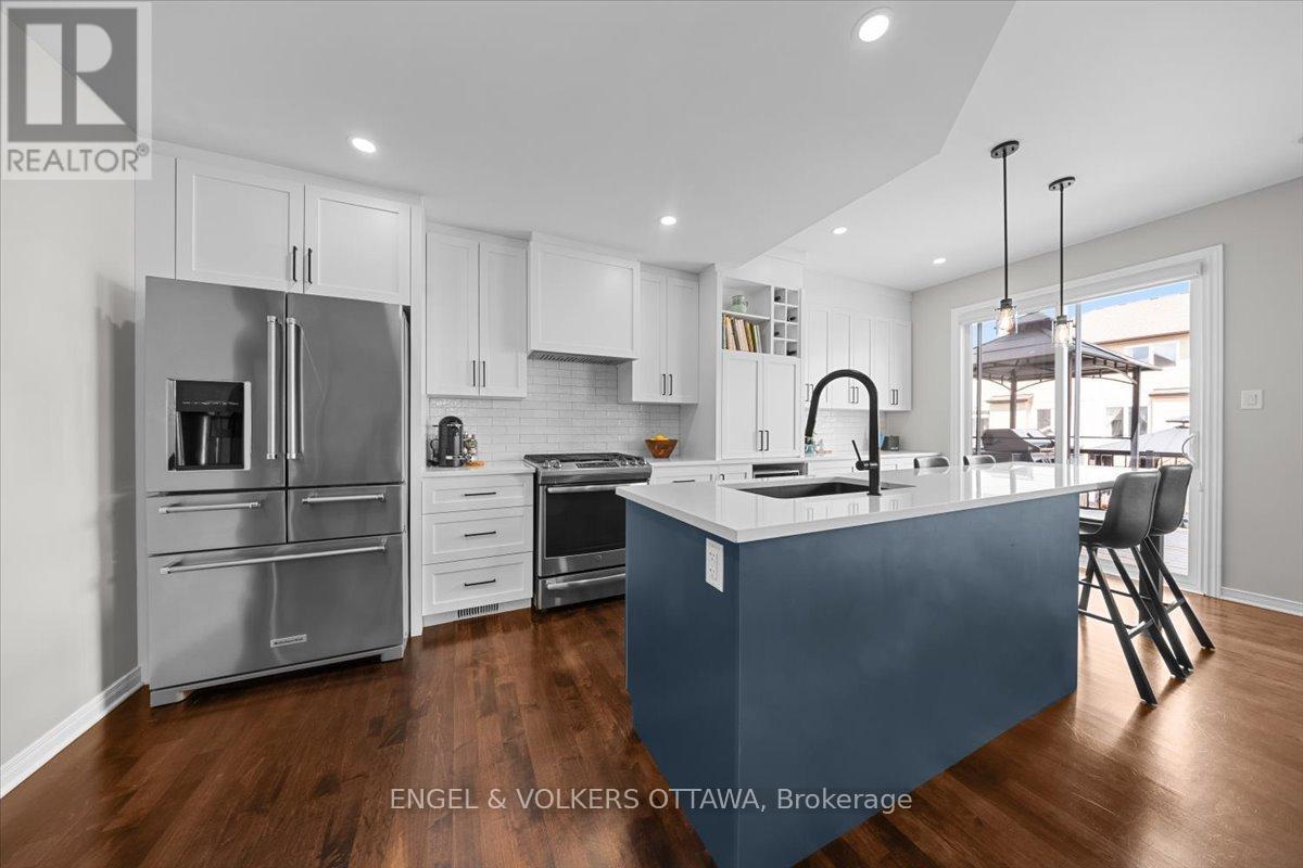 Kitchen - 220 Harthill Way, Ottawa, ON