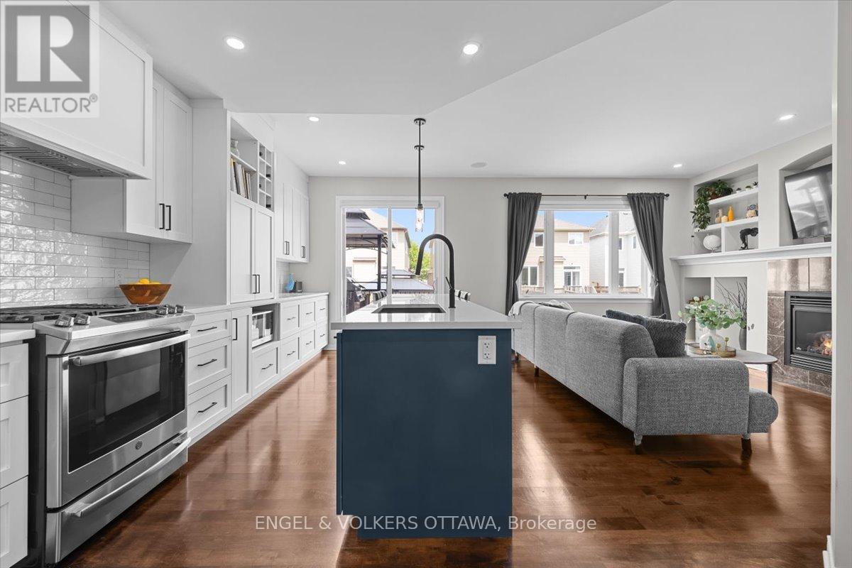 Kitchen - 220 Harthill Way, Ottawa, ON