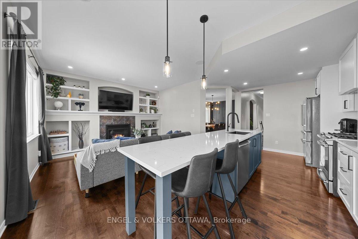 Kitchen - 220 Harthill Way, Ottawa, ON