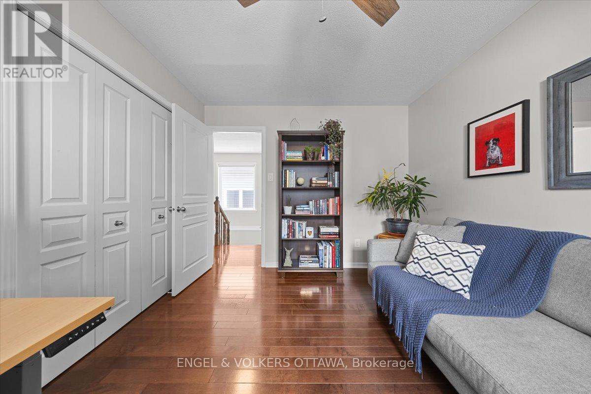 Bedroom 2 / Office - 220 Harthill Way, Ottawa, ON