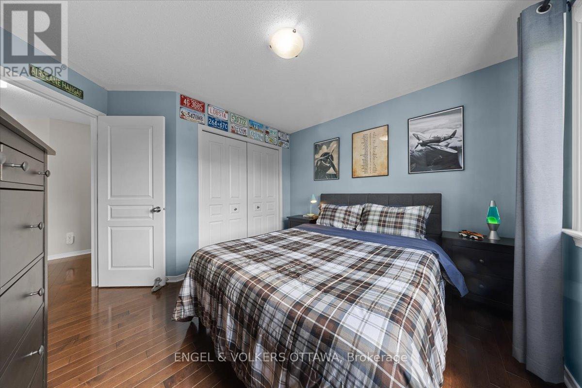 Bedroom 4 - 220 Harthill Way, Ottawa, ON