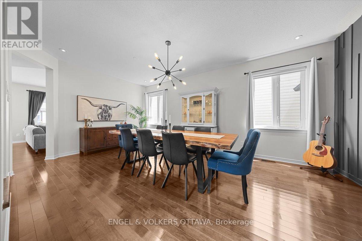Dining Area - 220 Harthill Way, Ottawa, ON