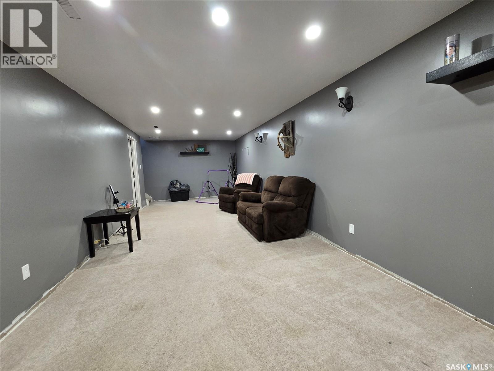 619 Brimacombe Drive, Weyburn, SK