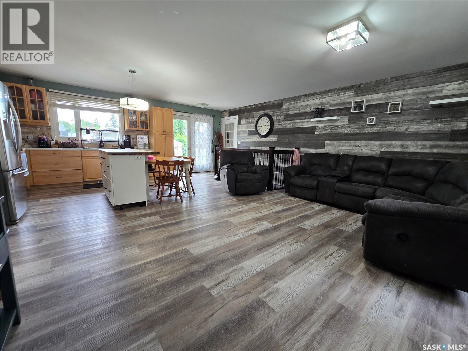 619 Brimacombe Drive, Weyburn, SK