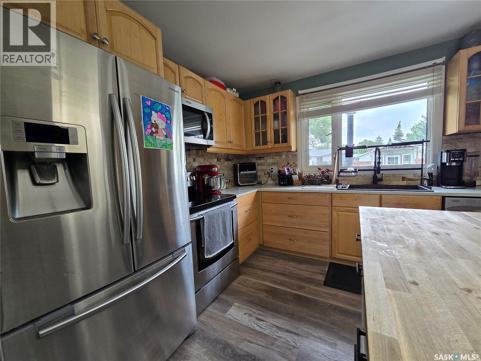 619 Brimacombe Drive, Weyburn, SK