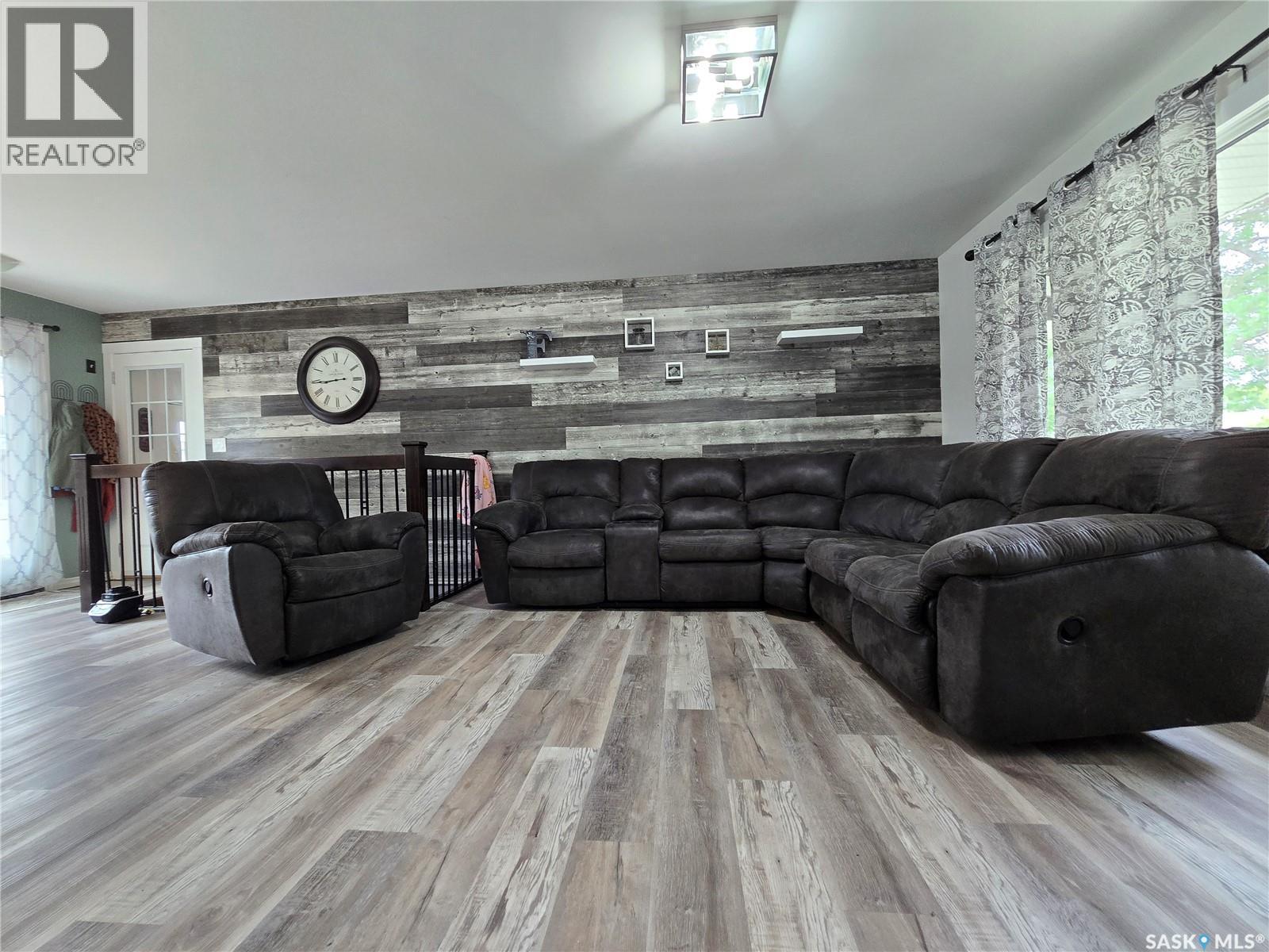 619 Brimacombe Drive, Weyburn, SK