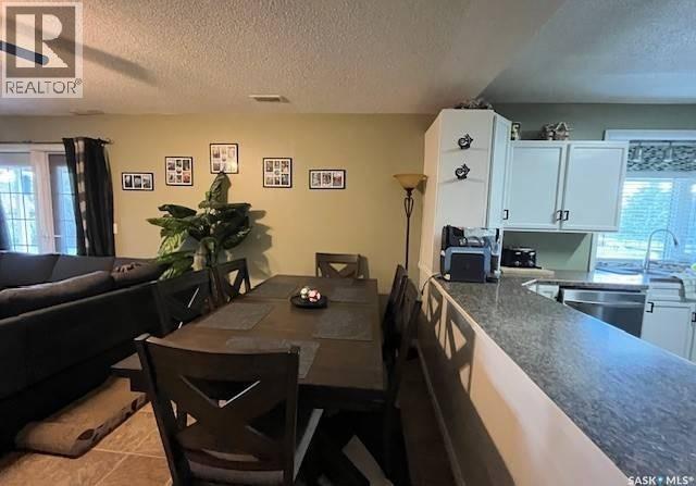 208 Warwick Street, Neville, SK