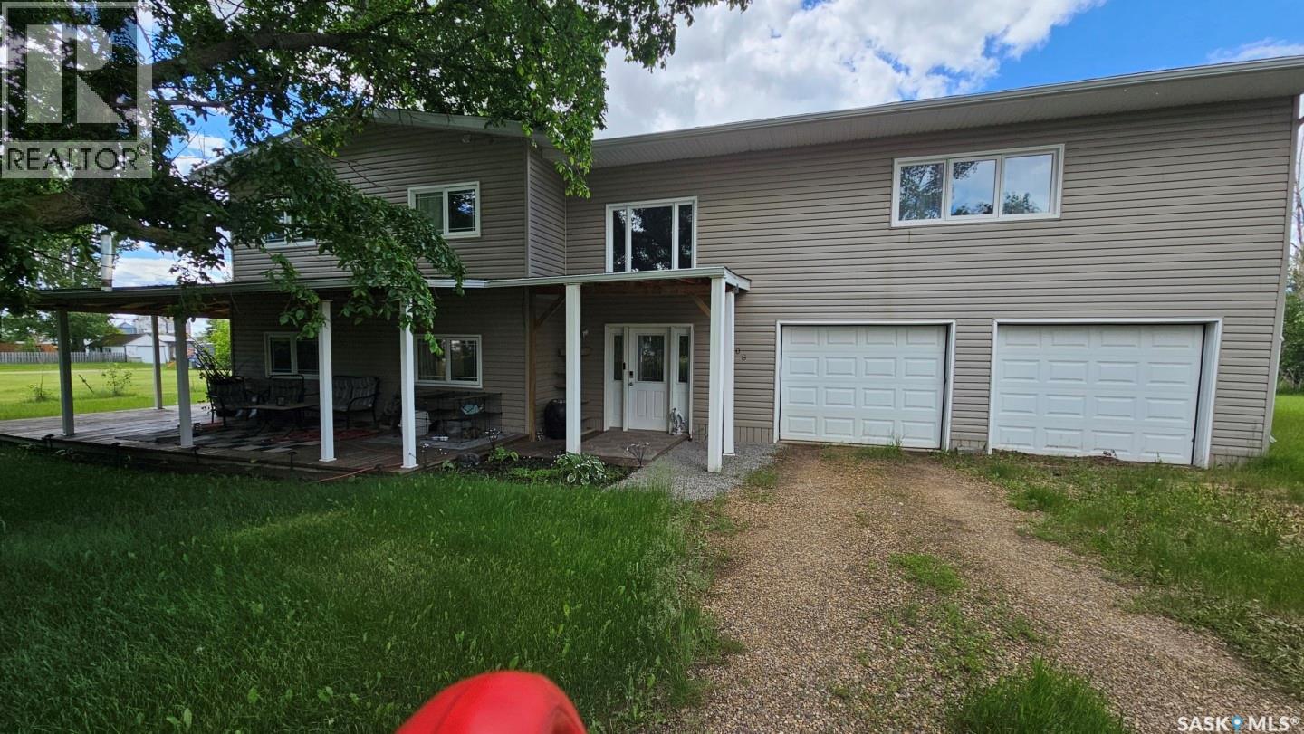 208 Warwick Street, Neville, SK